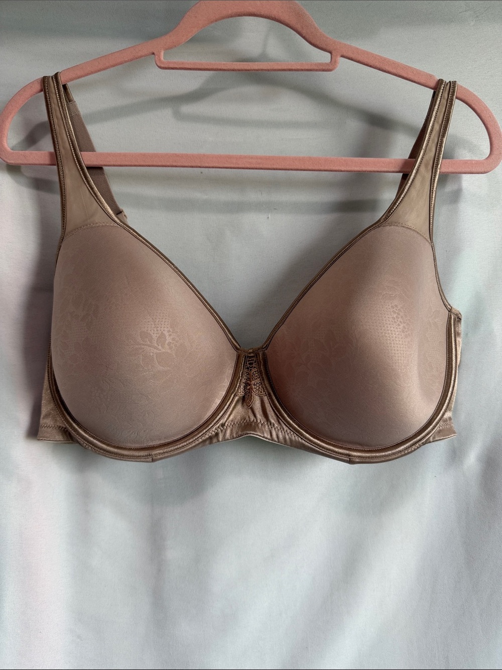 Wonderbra Nude T-Shirt Underwire Bra with Light Floral Jacquard